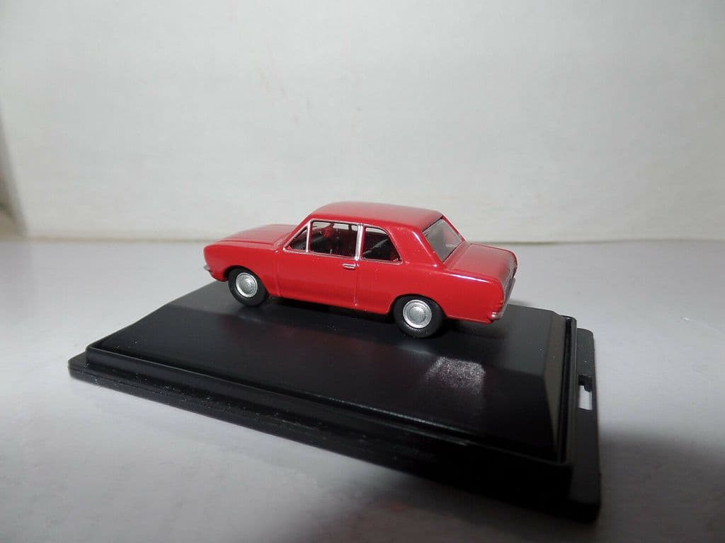 Oxford 76COR2003 COR2003 1/76 OO Scale Ford Cortina 2 II Red